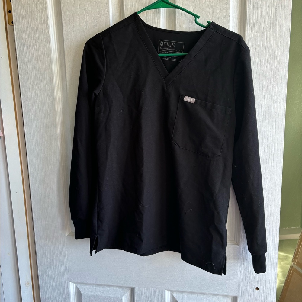 Size XS black long sleeve Catarina figs top
